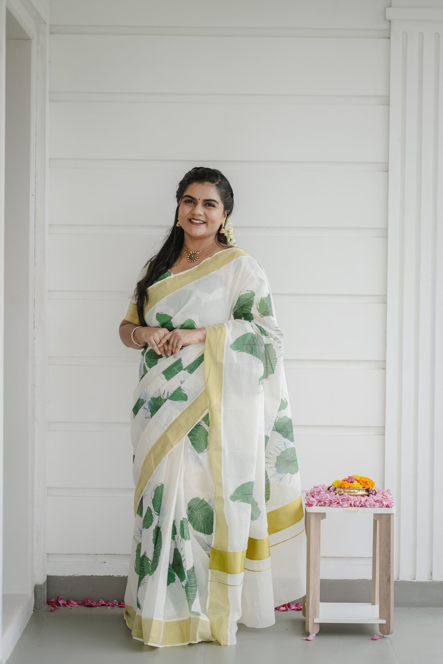 Kerala Kasavu Saree with Leaf Motif