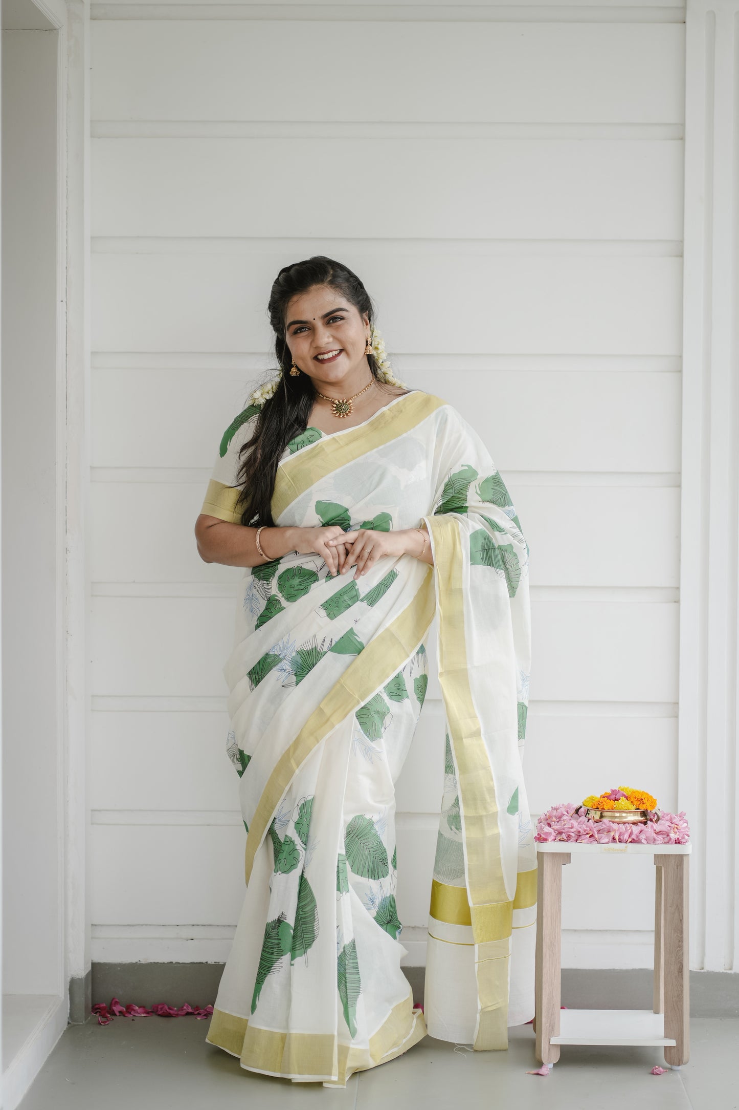 Kerala Kasavu Saree with Leaf Motif