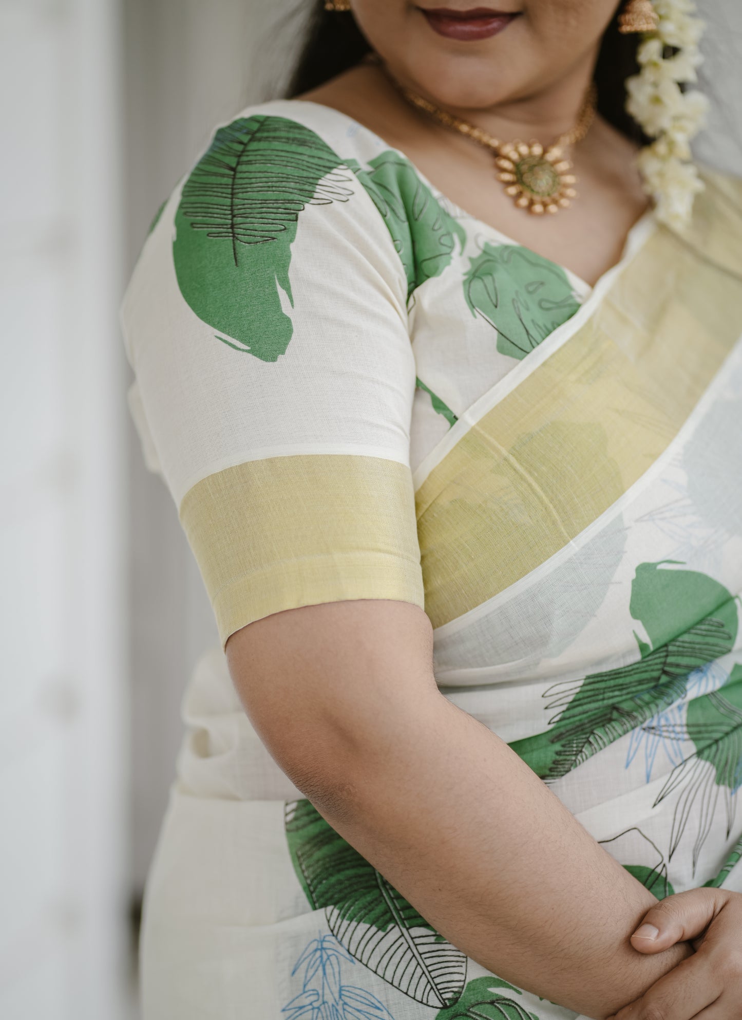 Kerala Kasavu Saree with Leaf Motif